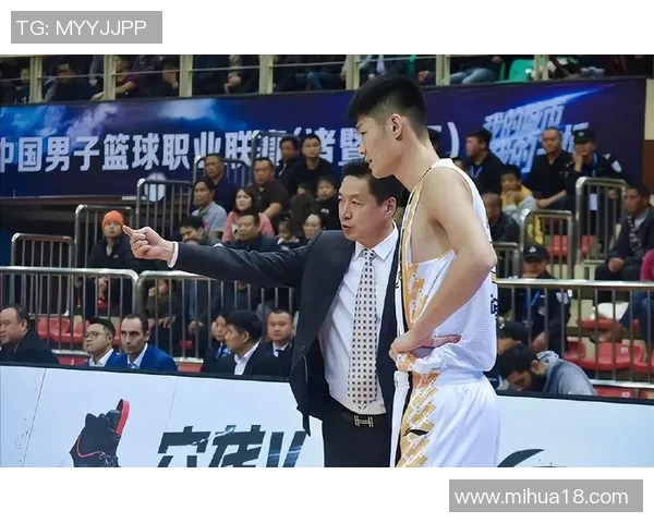 孙铭徽的篮球之路：从默默无闻到闪耀赛场的传奇成长故事